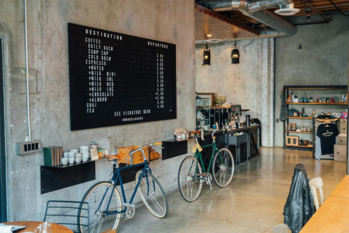 <i>Brand Fashion</i> Mulai Buka Kafe, Tren Baru di Sektor Ritel? | KF Map – Digital Map for Property and Infrastructure in Indonesia