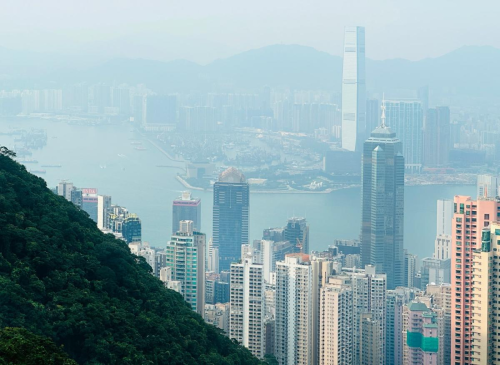 Hunian Vertikal di Hong Kong: Bagaimana Keterbatasan Lahan Membentuk Pasar Properti? | KF Map – Digital Map for Property and Infrastructure in Indonesia