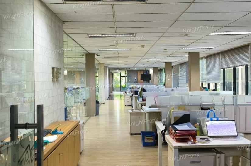 Knight Frank | COMMERCIAL BUILDING FOR SALE AT JL. MAJAPAHIT, CENTRAL JAKARTA | MG Group