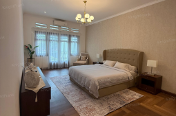 Knight Frank | Freshly Renovated - Move in Ready - Fully Furnished House in Menteng | Photo (thumbnail)