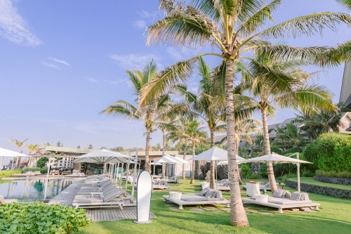 Como Beach Club, Beach Club | We provide Indonesia infrastructure map on various property sectors and data. Access property listings, infrastructure developments, news, and valuable transaction data for informed decisions.