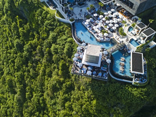 Omnia Dayclub, Beach Club | We provide Indonesia infrastructure map on various property sectors and data. Access property listings, infrastructure developments, news, and valuable transaction data for informed decisions.