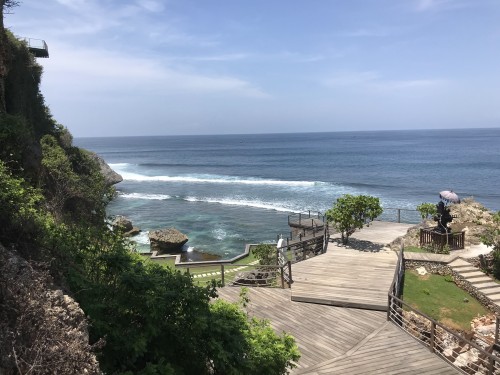 Ulu Cliff House, Beach Club | We provide Indonesia infrastructure map on various property sectors and data. Access property listings, infrastructure developments, news, and valuable transaction data for informed decisions.