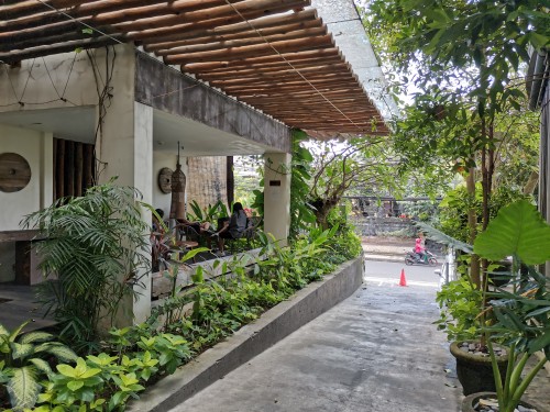 Completed hotel | We provide Indonesia infrastructure map on various property sectors and data. Access property listings, infrastructure developments, news, and valuable transaction data for informed decisions.