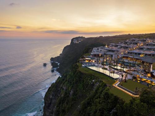 Six Senses Uluwatu Bali, Leased Villa | We provide Indonesia infrastructure map on various property sectors and data. Access property listings, infrastructure developments, news, and valuable transaction data for informed decisions.