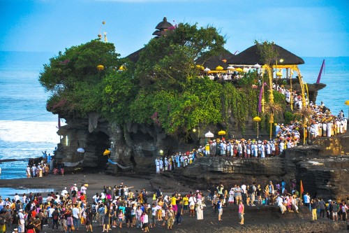 Tanah Lot Temple, Landmark | We provide Indonesia infrastructure map on various property sectors and data. Access property listings, infrastructure developments, news, and valuable transaction data for informed decisions.