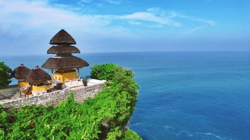 Uluwatu Temple, Landmark | We provide Indonesia infrastructure map on various property sectors and data. Access property listings, infrastructure developments, news, and valuable transaction data for informed decisions.