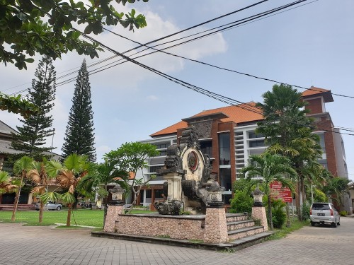 Ngurah Rai University, University | We provide Indonesia infrastructure map on various property sectors and data. Access property listings, infrastructure developments, news, and valuable transaction data for informed decisions.