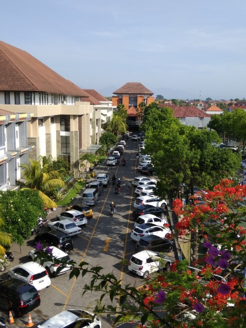 Warmadewa University, University | We provide Indonesia infrastructure map on various property sectors and data. Access property listings, infrastructure developments, news, and valuable transaction data for informed decisions.
