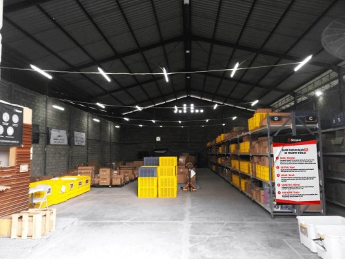 Shipper Warehouse Denpasar Utara berlokasi di Jl. Gn. Galunggung, Kecamatan Denpasar Utara, Kota Denpasar, Provinsi Bali.

Shipper Warehouse Denpasar Utara me...
