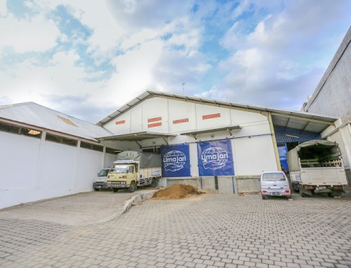 Warehouse Gatsu berlokasi di Jl. Gatot Subroto Barat, Kecamatan Denpasar Utara, Kota Denpasar, Provinsi Bali. Warehouse ini dikembangkan oleh Limajari Cargo seb...