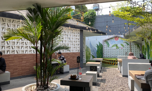 Mie Gacoan Dipatiukur, Stand Alone Retail | We provide Indonesia infrastructure map on various property sectors and data. Access property listings, infrastructure developments, news, and valuable transaction data for informed decisions.