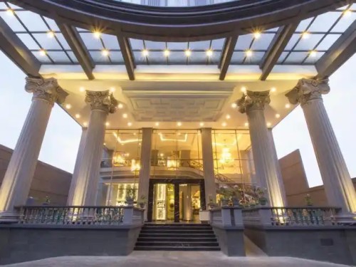 Completed hotel | We provide Indonesia infrastructure map on various property sectors and data. Access property listings, infrastructure developments, news, and valuable transaction data for informed decisions.