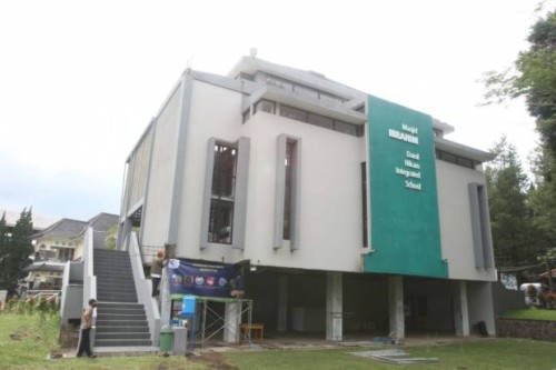 Darul Hikam International School, International School | We provide Indonesia infrastructure map on various property sectors and data. Access property listings, infrastructure developments, news, and valuable transaction data for informed decisions.