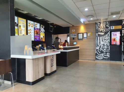 McDonald's Bandung Buah Batu, Stand Alone Retail | We provide Indonesia infrastructure map on various property sectors and data. Access property listings, infrastructure developments, news, and valuable transaction data for informed decisions.