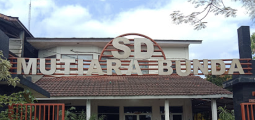Mutiara Bunda Elementary School, Private School | We provide Indonesia infrastructure map on various property sectors and data. Access property listings, infrastructure developments, news, and valuable transaction data for informed decisions.