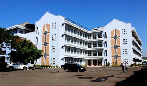 Santo Alloysius 1 High School, Private School | We provide Indonesia infrastructure map on various property sectors and data. Access property listings, infrastructure developments, news, and valuable transaction data for informed decisions.