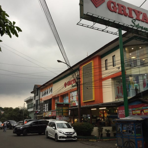 Setrasari Mall, Leased Retail, Istana Group | We provide Indonesia infrastructure map on various property sectors and data. Access property listings, infrastructure developments, news, and valuable transaction data for informed decisions.