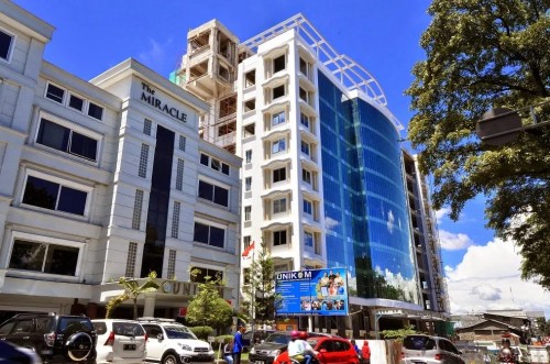 Indonesian Computer University, University | We provide Indonesia infrastructure map on various property sectors and data. Access property listings, infrastructure developments, news, and valuable transaction data for informed decisions.