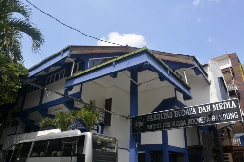 Indonesian Institute of Cultural Arts Bandung, University | We provide Indonesia infrastructure map on various property sectors and data. Access property listings, infrastructure developments, news, and valuable transaction data for informed decisions.