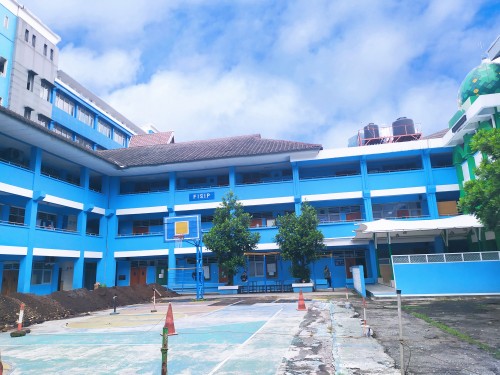 Langlangbuana University, University | We provide Indonesia infrastructure map on various property sectors and data. Access property listings, infrastructure developments, news, and valuable transaction data for informed decisions.