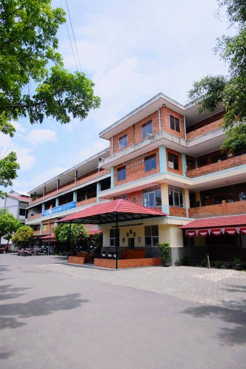 Sali Al-Aitaam University Bandung, University | We provide Indonesia infrastructure map on various property sectors and data. Access property listings, infrastructure developments, news, and valuable transaction data for informed decisions.