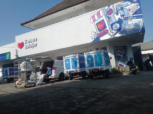 Lazada Logistics ID Hubs - Padjadjaran (DWK), Warehouse | We provide Indonesia infrastructure map on various property sectors and data. Access property listings, infrastructure developments, news, and valuable transaction data for informed decisions.