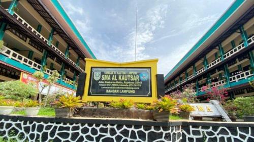 Al Kautsar High School, Private School | We provide Indonesia infrastructure map on various property sectors and data. Access property listings, infrastructure developments, news, and valuable transaction data for informed decisions.