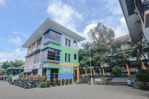 Global Madani Elementary School, Private School | We provide Indonesia infrastructure map on various property sectors and data. Access property listings, infrastructure developments, news, and valuable transaction data for informed decisions.
