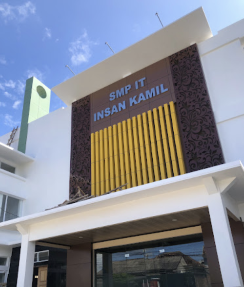 IT Insan Kamil Junior High School, Private School | We provide Indonesia infrastructure map on various property sectors and data. Access property listings, infrastructure developments, news, and valuable transaction data for informed decisions.