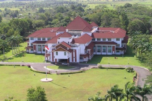Bengkulu University, University | We provide Indonesia infrastructure map on various property sectors and data. Access property listings, infrastructure developments, news, and valuable transaction data for informed decisions.