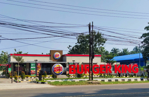 Burger King West Sentul, Stand Alone Retail | We provide Indonesia infrastructure map on various property sectors and data. Access property listings, infrastructure developments, news, and valuable transaction data for informed decisions.
