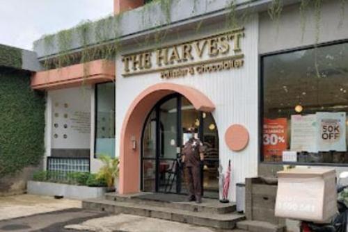 The Harvest Bogor, Stand Alone Retail | We provide Indonesia infrastructure map on various property sectors and data. Access property listings, infrastructure developments, news, and valuable transaction data for informed decisions.
