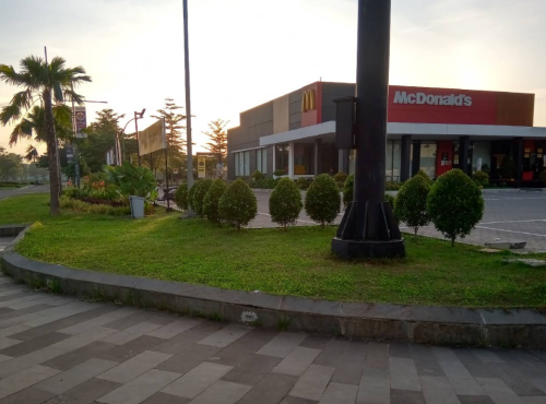McDonald's Metland Transyogi Cileungsi, Stand Alone Retail | We provide Indonesia infrastructure map on various property sectors and data. Access property listings, infrastructure developments, news, and valuable transaction data for informed decisions.