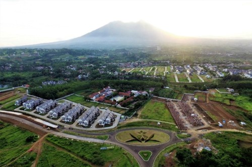 Royal tajur merupakan kawasan perumahan di Kota Bogor yang dikembangkan oleh PT. Tajur Surya Abadi, anak perusahaan Suryamas Group. Royal Tajur dibangun dengan...