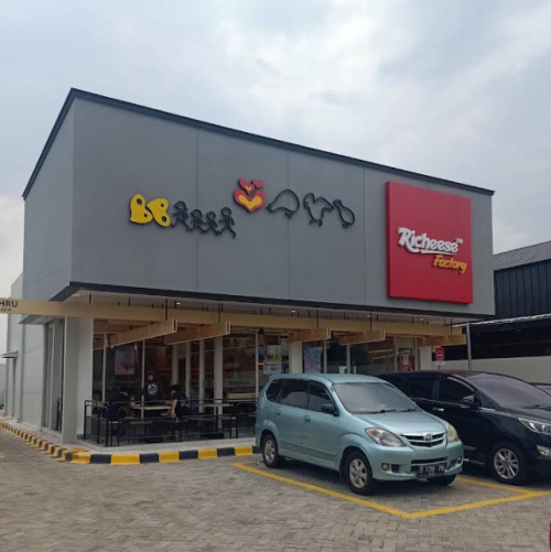 Richeese Factory Kota Wisata Cibubur, Stand Alone Retail | We provide Indonesia infrastructure map on various property sectors and data. Access property listings, infrastructure developments, news, and valuable transaction data for informed decisions.
