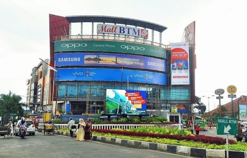 Bogor Trade Mall atau lebih dikenal dengan BTM merupakan pusat perbelanjaan yang terletak di Jalan Ir. H. Juanda, Kecamatan Bogor Tengah, Bogor. Pusat perbelanj...