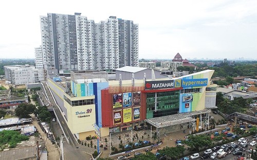 Depok Town Square merupakan salah satu pusat perbelanjaan yang terletak di Jl. Margonda Raya No. 1, Depok. Depok Town Square berdiri pada tahun 2005 dibangun ol...