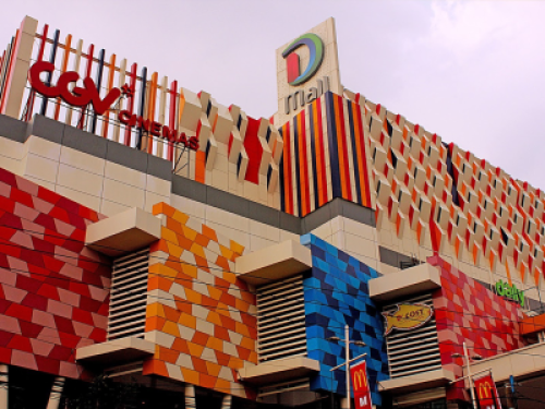 Dmall Depok merupakan pusat perbelanjaan yang terletak di Jl. Margonda Raya, No. 88, Kecamatan Beji, Kota Depok. Pusat perbelanjaan ini dibangun oleh PT. Propin...
