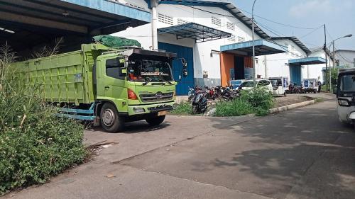 Lazada Logistics ID Hubs - Bogor, Warehouse, Lazada Logistics | We provide Indonesia infrastructure map on various property sectors and data. Access property listings, infrastructure developments, news, and valuable transaction data for informed decisions.