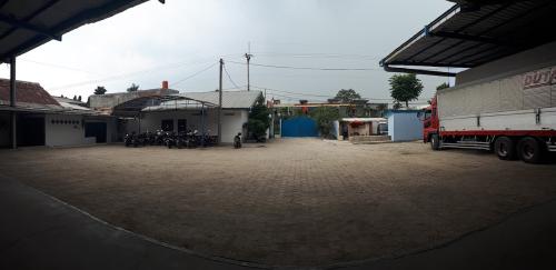SAS Salabenda Bogor Warehouse, Warehouse, SAS Bogor | We provide Indonesia infrastructure map on various property sectors and data. Access property listings, infrastructure developments, news, and valuable transaction data for informed decisions.