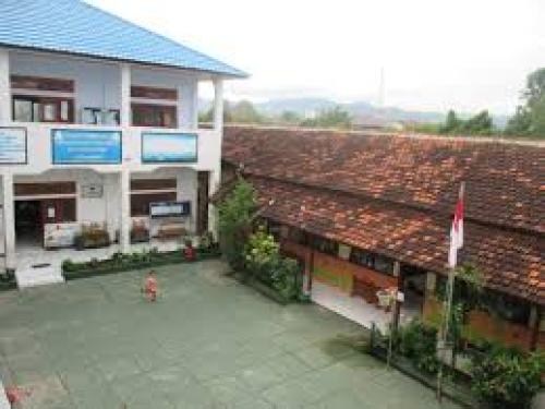 Integrated Insan Kamil Elementary School, Private School | We provide Indonesia infrastructure map on various property sectors and data. Access property listings, infrastructure developments, news, and valuable transaction data for informed decisions.