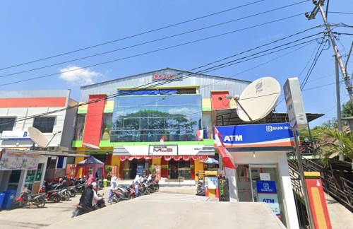 Bolly Department Store, Strata Retail | We provide Indonesia infrastructure map on various property sectors and data. Access property listings, infrastructure developments, news, and valuable transaction data for informed decisions.