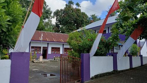GMIM Bukit Asih Girian Elementary School, Private School | We provide Indonesia infrastructure map on various property sectors and data. Access property listings, infrastructure developments, news, and valuable transaction data for informed decisions.
