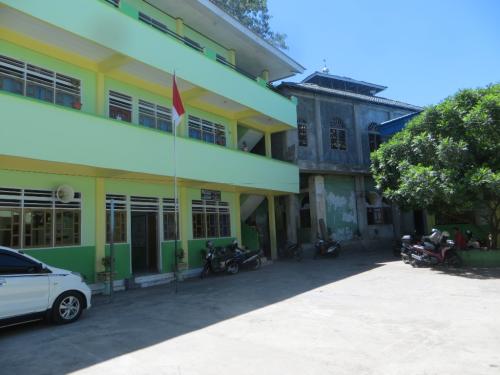 Muhammadiyah Junior High School, Private School | We provide Indonesia infrastructure map on various property sectors and data. Access property listings, infrastructure developments, news, and valuable transaction data for informed decisions.