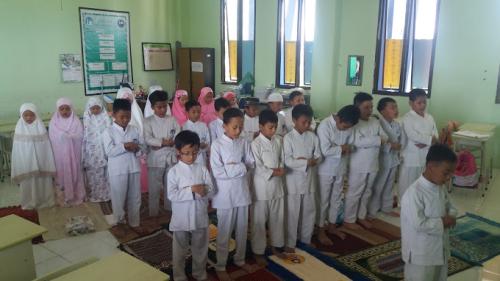 Islamic  Al Azhar 37 Banjarbaru Elementary School, Private School | We provide Indonesia infrastructure map on various property sectors and data. Access property listings, infrastructure developments, news, and valuable transaction data for informed decisions.