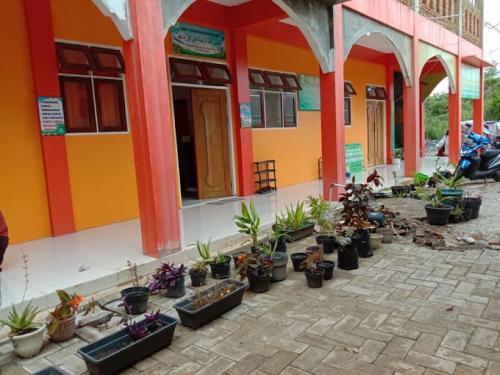 Integrated Cendekia Banjarbaru Elementary School, Private School | We provide Indonesia infrastructure map on various property sectors and data. Access property listings, infrastructure developments, news, and valuable transaction data for informed decisions.