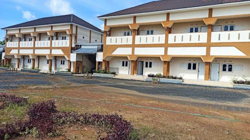 Islamic Hidayatul Quran Boarding School Banjar Baru Junior High School, Private School | We provide Indonesia infrastructure map on various property sectors and data. Access property listings, infrastructure developments, news, and valuable transaction data for informed decisions.