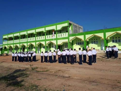 Islamic Hidayatul Quran Boarding School Banjar Baru Junior High School, Private School | We provide Indonesia infrastructure map on various property sectors and data. Access property listings, infrastructure developments, news, and valuable transaction data for informed decisions.