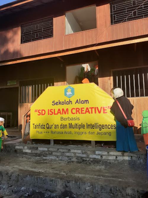 Islamic Creative Elementary School, Private School | We provide Indonesia infrastructure map on various property sectors and data. Access property listings, infrastructure developments, news, and valuable transaction data for informed decisions.